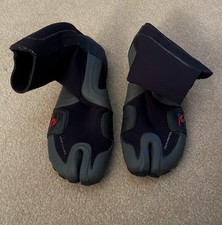 Rip Curl 5mm Split Toe Wetsuit Booties Size 6...
