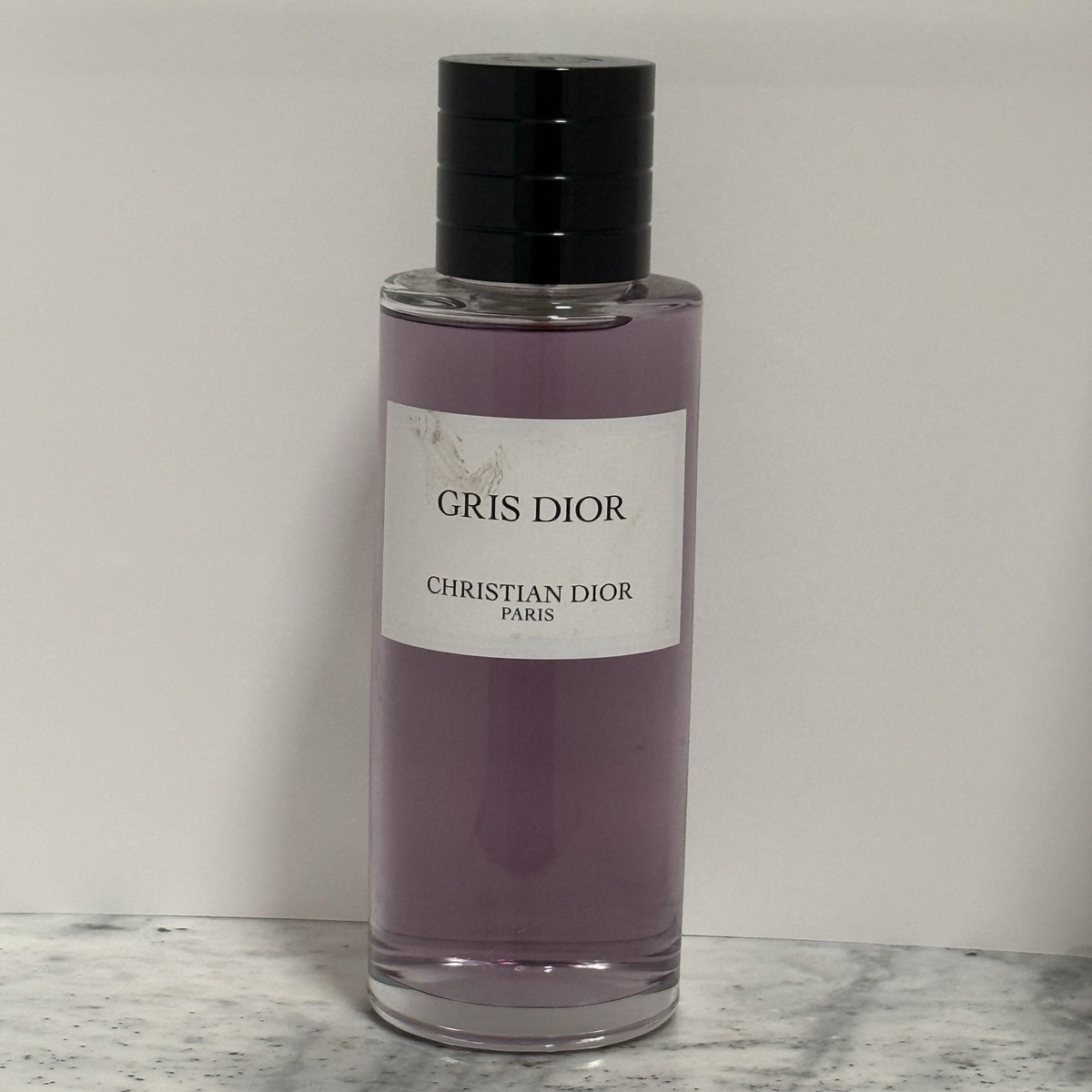 CHRISTIAN DIOR GRIS DIOR 香水 Gris Dior: Unisex Eau de Parfum with chypre and citrus notes