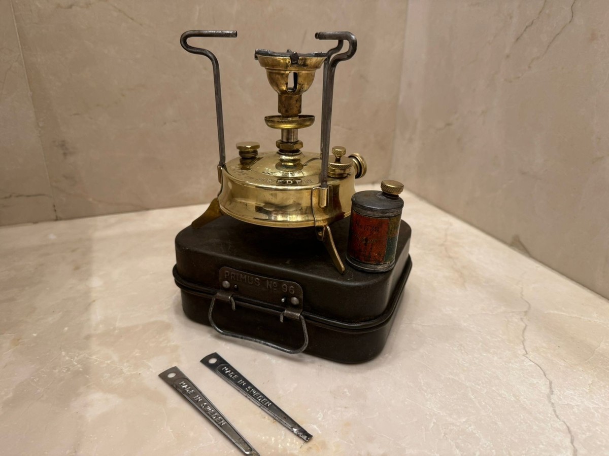 Brass PRIMUS 96 camping Stove. SWEDEN. With Pressure. Ex Condition