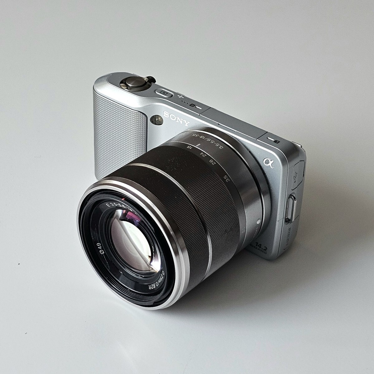 Sony NEX-3 DIGITAL CAMERA WITH SILVER SONY SEL1855 18-55mm LENS