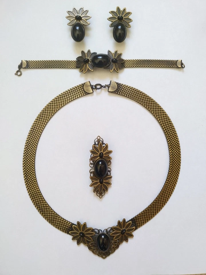 Modeschmuck bronzefarben (Set): Halskette, Armband, Brosche, Ohrclips (neu)