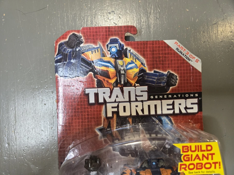 TRANSFORMERS GENERATIONS FALL OF CYBERTRON COMBINER RUINATION WHIRL DELUX FIGURE - Image 2 of 4