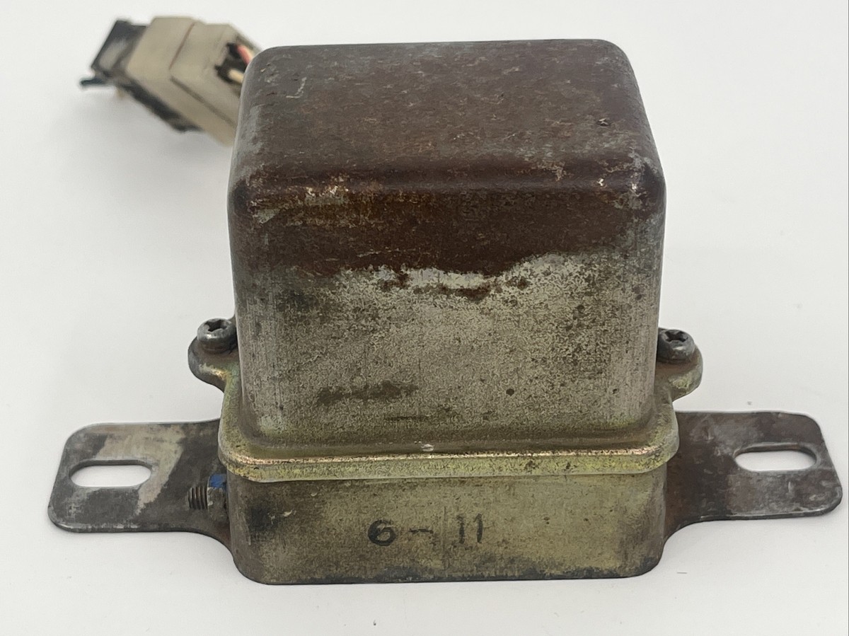 Datsun 240Z Voltage Regulator 12V 811 TL1Z-61 Nissan 23500 Datsun 240Z Voltage Regulator 12V 811 TL1Z-61 Nissan 23500