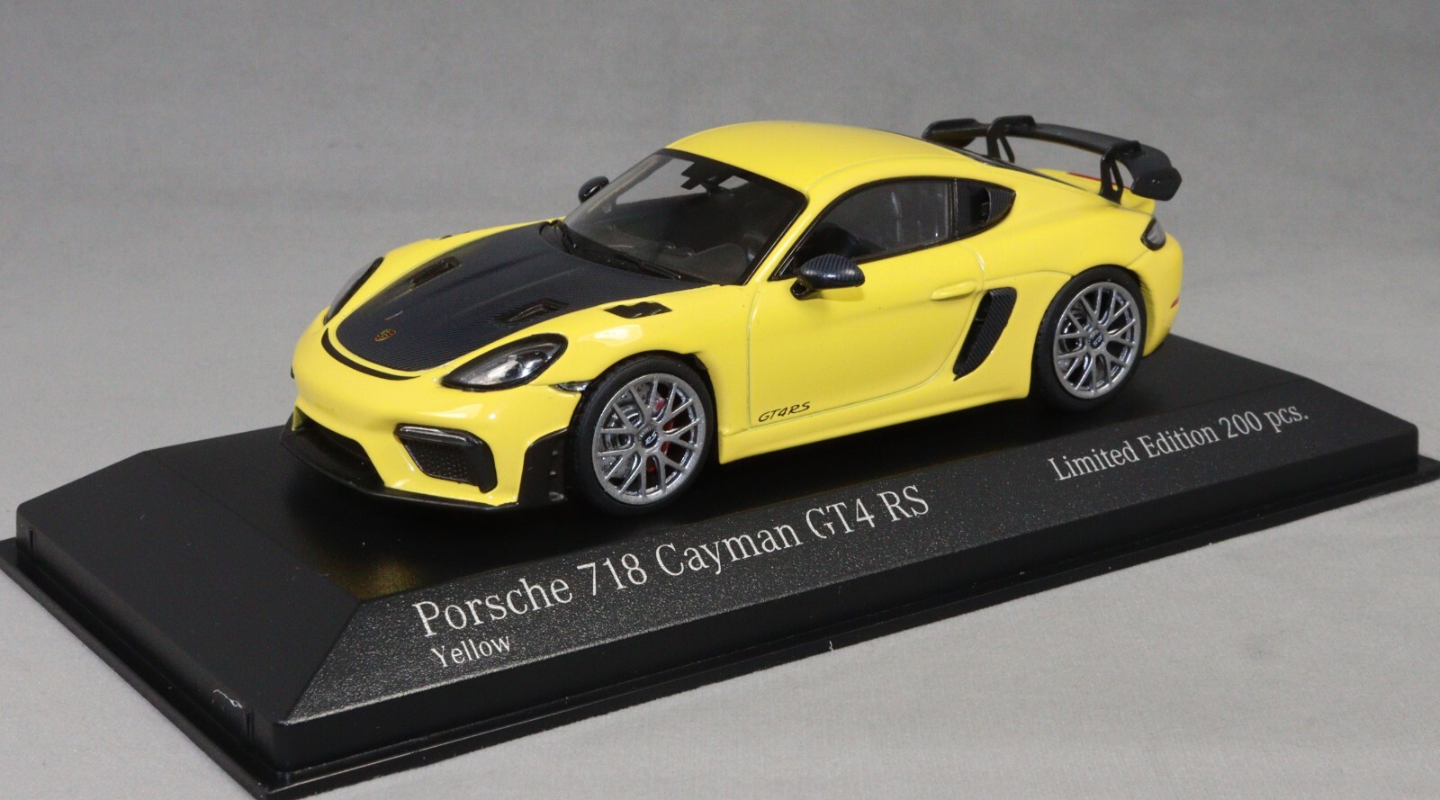 Minichamps Porsche 718 Cayman GT4 RS in Yellow w/Silver Wheels 2021 413069711