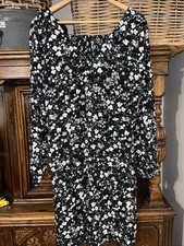 NWT Old Navy Size Large Black Floral Dress Long Sleeves V Neck