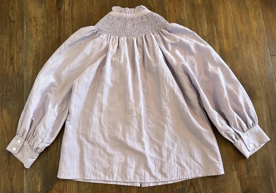 Blusa Pomander Place Tuckernuck Emory Calada Cuello Volantes Lavanda Moda Pequeña Foto 2 de 4