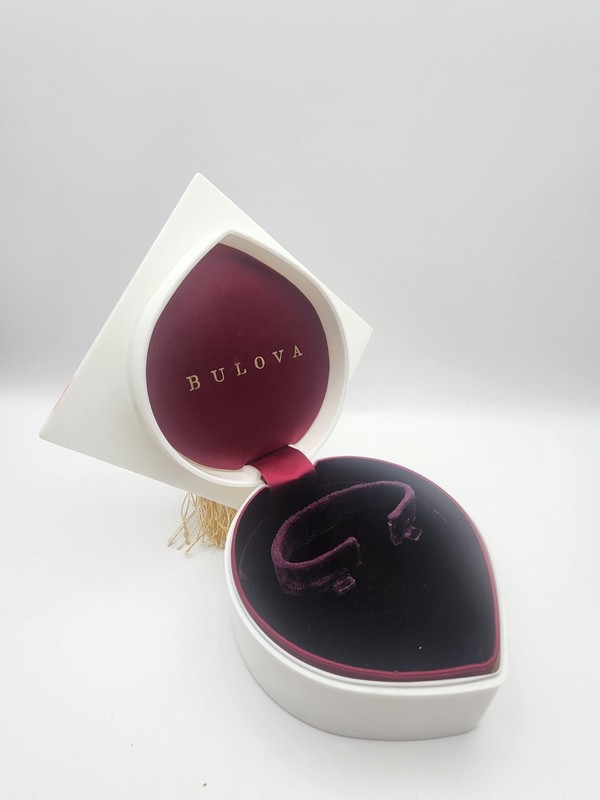 Rare Ladies BULOVA vintage Graduation Cap watch box 1960s presentation 