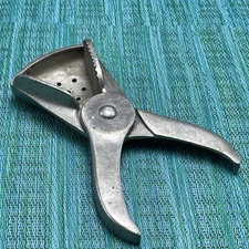 Vtg Alumninum Fruit Squeezer Juicer Lemon Lime Press Kitchen Utensil Italy