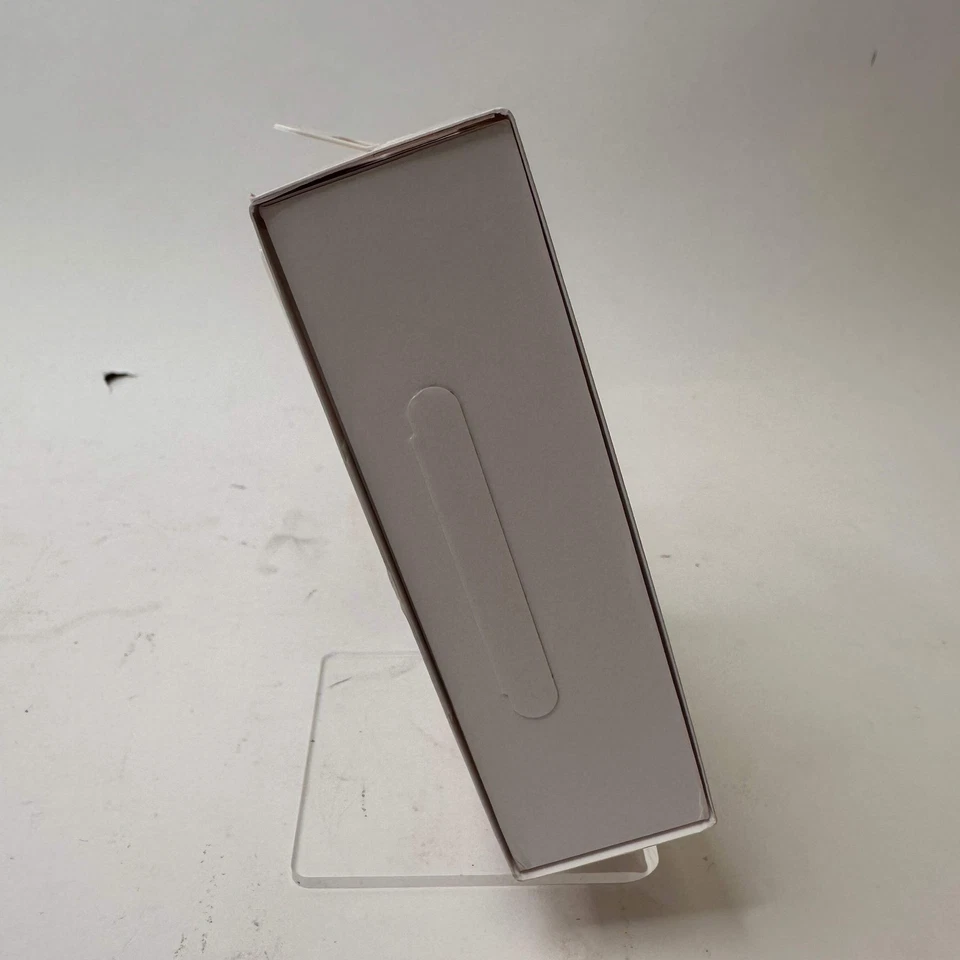 New Oura Ring 4 Smart Ring Silver JZ90-54217-10 - Image 4 of 4