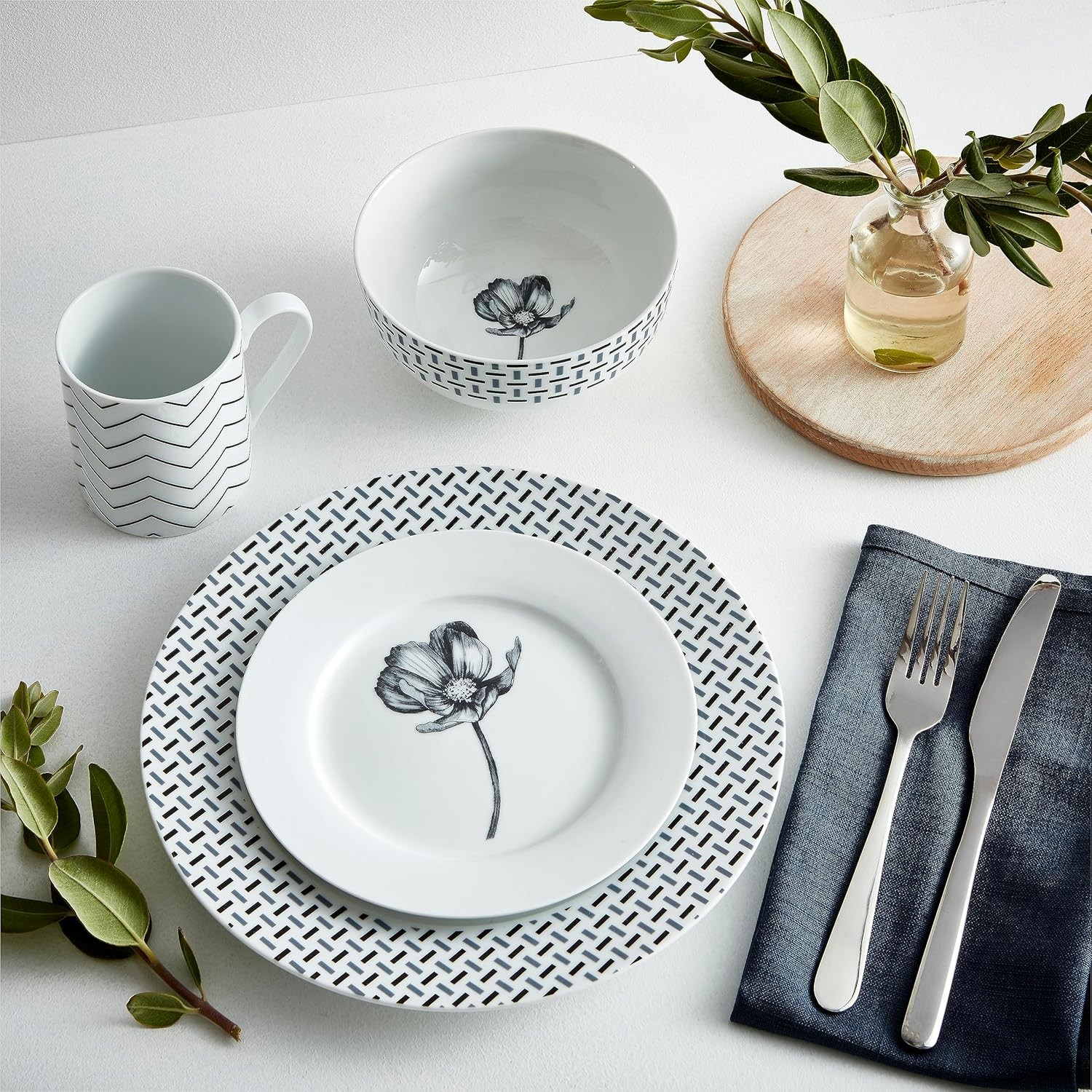 Portmeirion Home 16-Piece Dinnerware Set - Stella