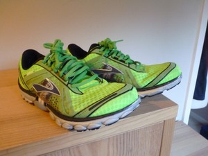 brooks shoes uk