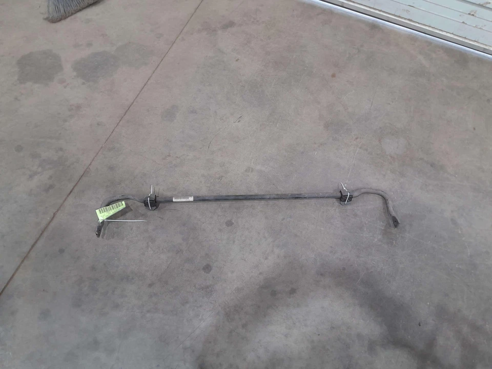 Barra estabilizadora trasera Mercedes Benz CLA250 2014 barra estabilizadora OEM 2463204211 Foto 2 de 3