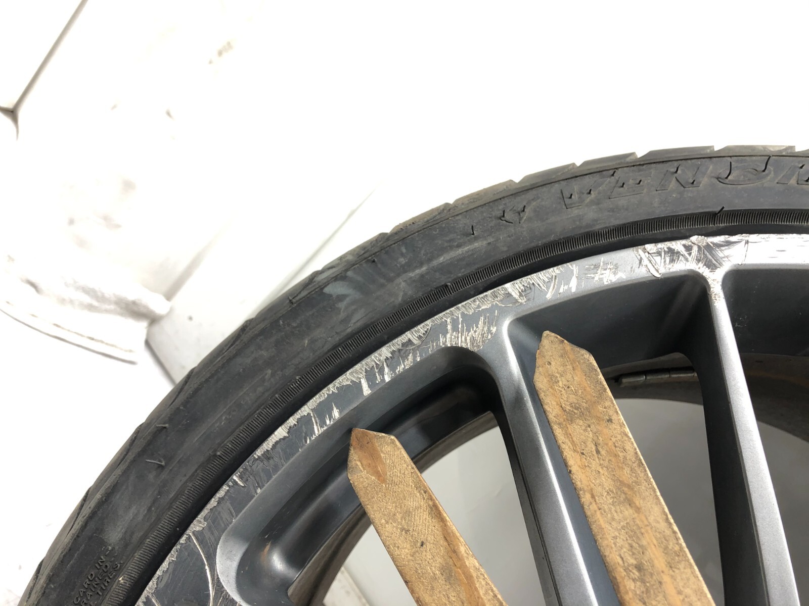 2014-2017 MASERATI GHIBLI QUATTROPORTE WHEEL RIM W/ TIRE 10.5X21 OEM #NOTE.