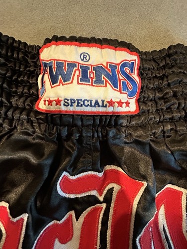 Twins Special Muay Thai Shorts Adult XXL Black Red Bangkok Mens Fighting - Picture 2 of 9
