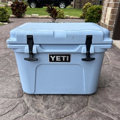 YETI Roadie 20 Hard Cooler - Ice Blue - Rare Color- Used