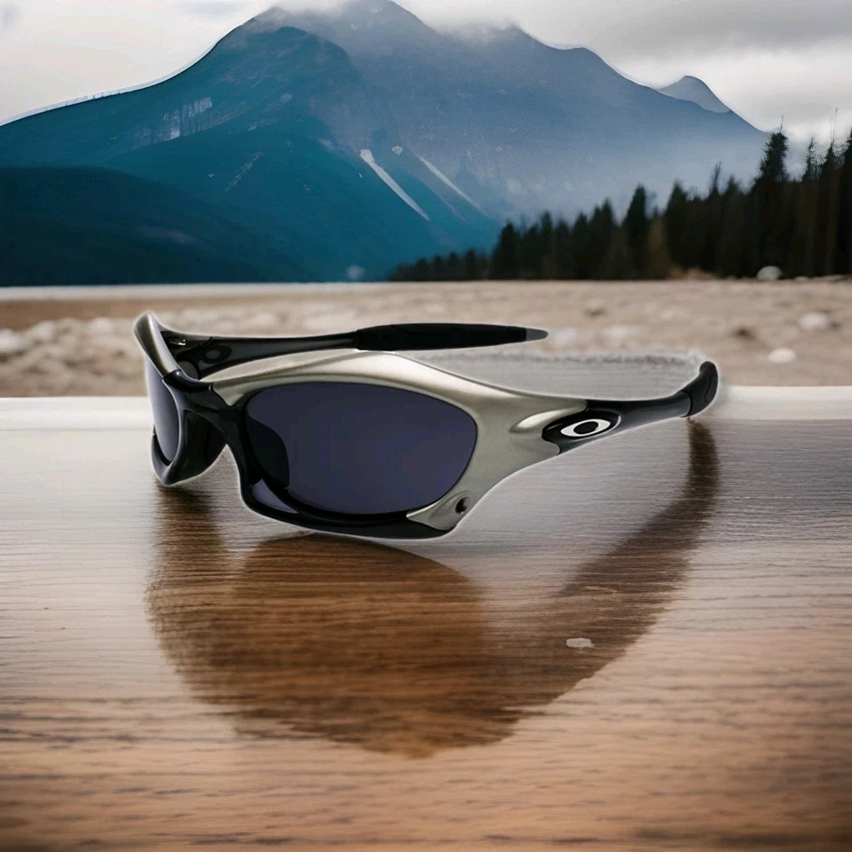 Полированные солнцезащитные очки X-Metal Splice в серебристой/темной прозрачной оправе/черной линзе Y2K США - Изображение 2 из 4