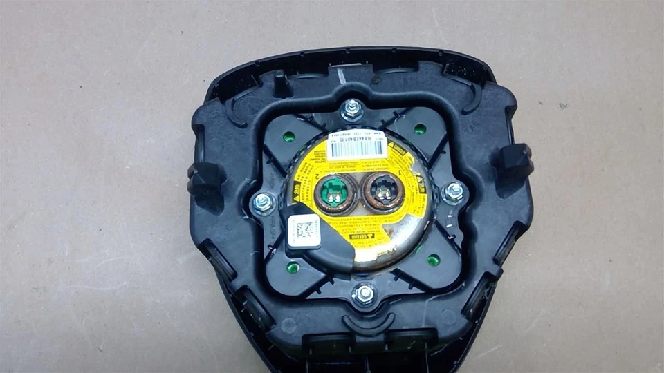 Used Steering Wheel Air Bag fits: 2015 Bmw X3 front driver wheel 3 spoke w/o thu - Image 3 of 4