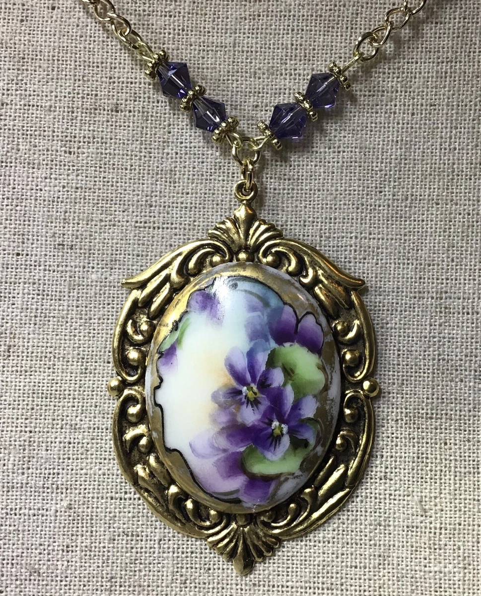 Flower cameo necklace outlet