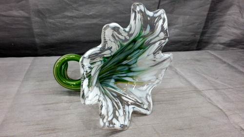 Art Glass Centerpiece Hand Blown Green Glass Lilly Bloom Centerpiece Stunning - 第 1/13 張圖片