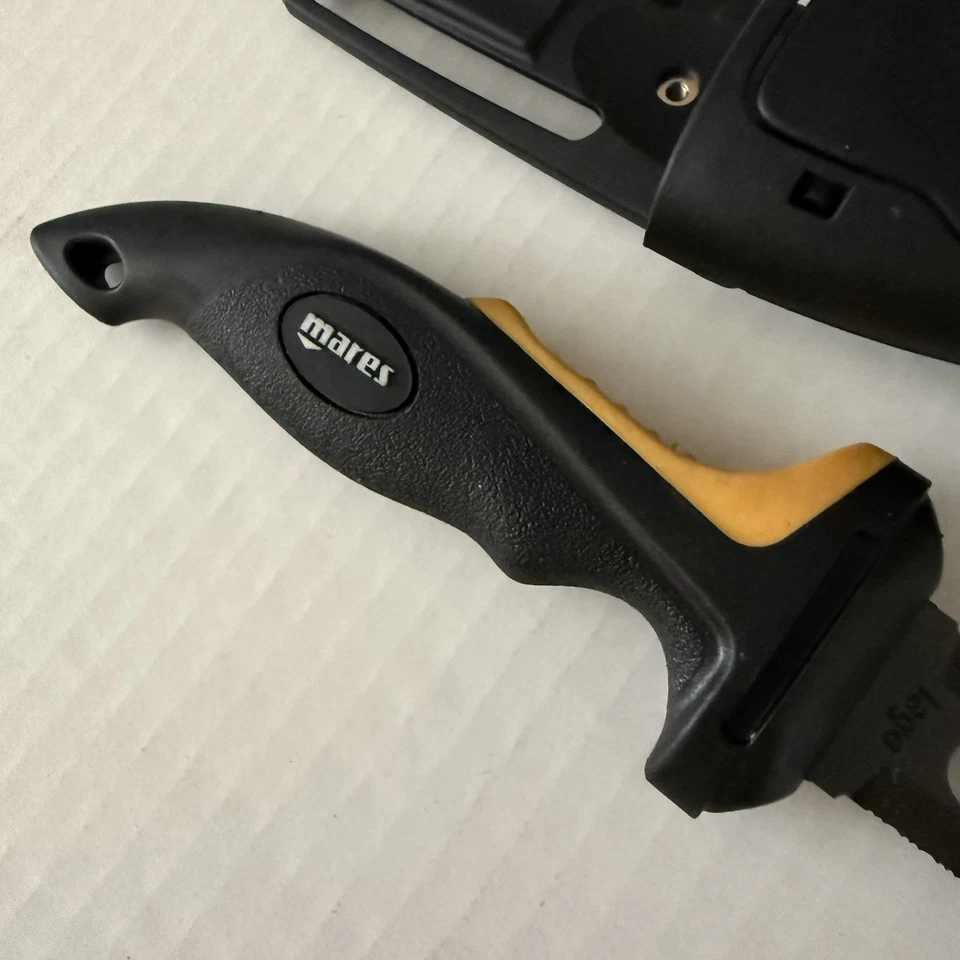 Cuchillo de buceo Mares Lago - ¡Durable, confiable y listo para la aventura! Foto 4 de 4