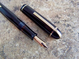 Vintage 1940's Eversharp Skyline Fountain Pen Restored. 14k Fine Nib