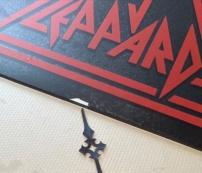 80's ヴィンテージ Def Leppard カーニバル・グラス・ミラー Vintage 1980s Def Leppard 6x6 Rock Carnival Fair Prize Glass