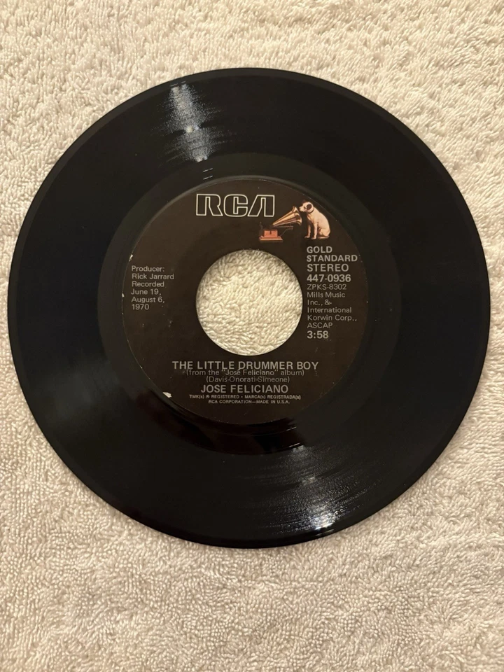 Jose Feliciano Feliz Navidad & Little Drummer Boy 45rpm Record - Image 3 of 3