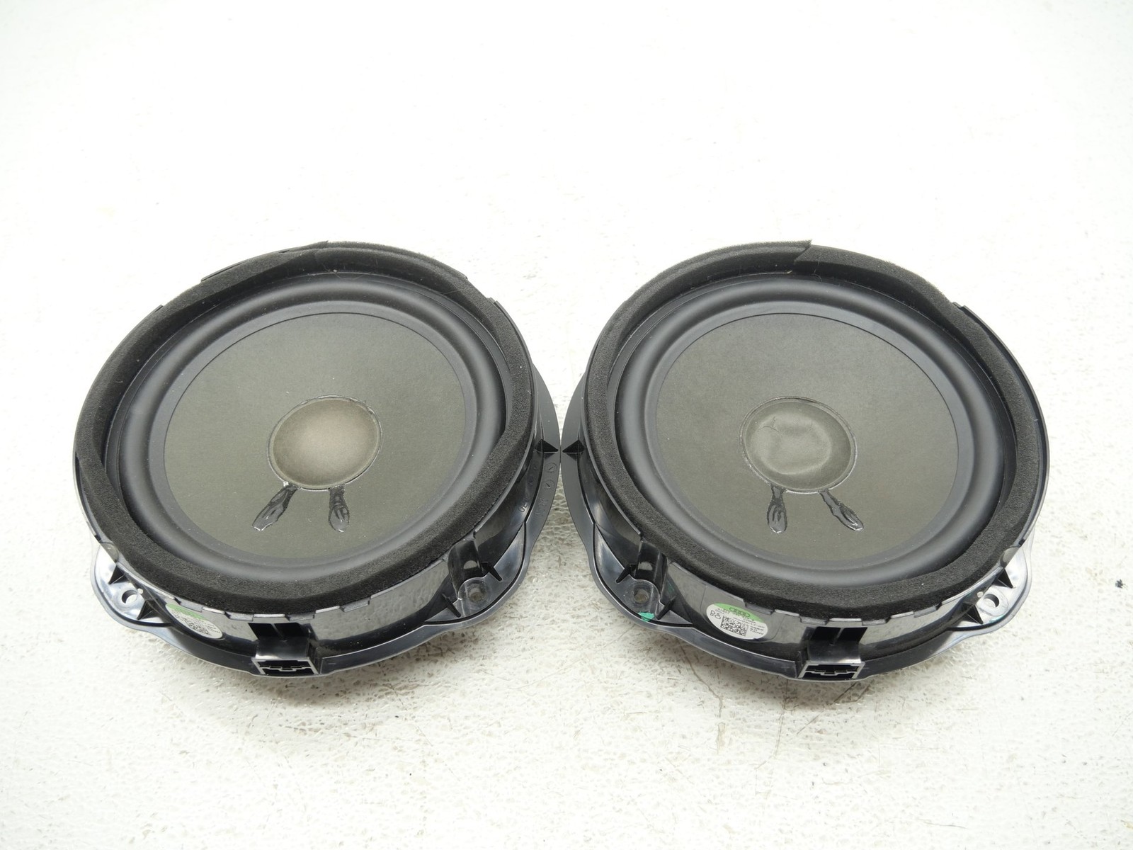 Audi R8 Spyder 2017-2023 Left, right Head units Pair P/N 8V0035415E