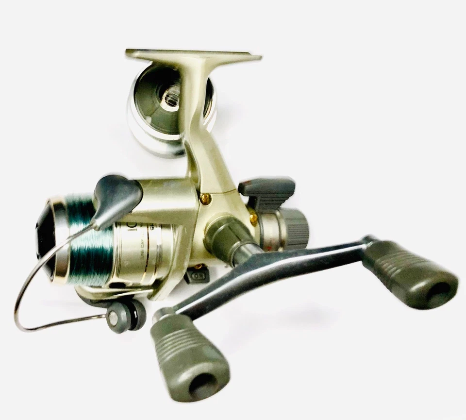 Shimano Twin Paddled Aero Symetre Spinning Reel 1000 Rear Drag / Made In Japan - Image 2 of 4