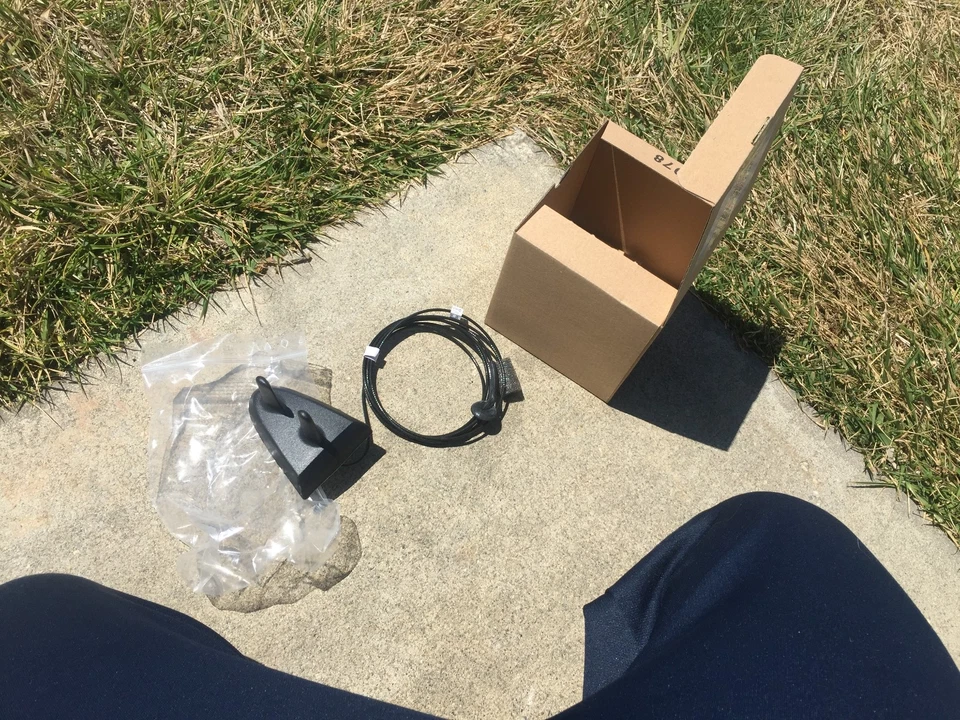 ANTENA DE TELÉFONO BMW E38 TECHO TIBURÓN 740iL 740i 750iL 740d 730i 730d 728i 728iL 735i Foto 2 de 4