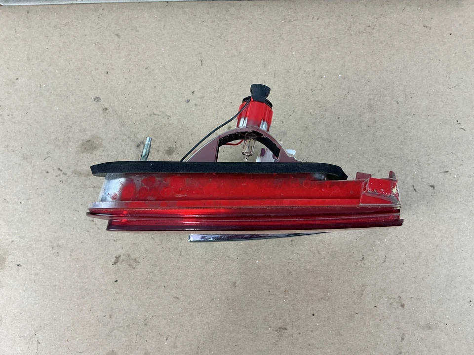 Luz trasera interior maletero izquierdo BMW 740i 740Li 750Li 760Li 2010-2012 7182205 OEM Foto 2 de 4