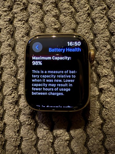 Apple Watch Series 9 41mm Stainless Steel Case Gold - Zdjęcie 7 z 11