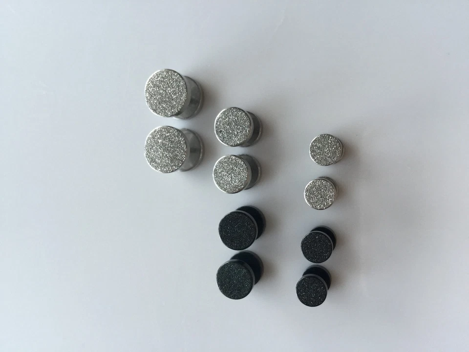 Expansor de acero falso oreja cono brillo tapón redondo estirador tachuelas piercing pendiente Foto 3 de 4