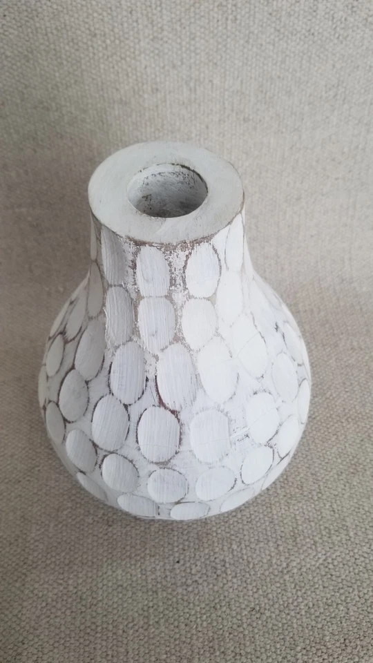 ***Beautiful*** Carved Divot Resin wood look Vase White Rustic Worn 9" H x 6" W - Image 2 of 4