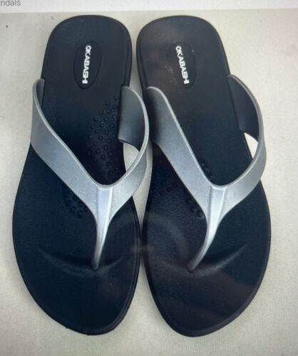 Okabashi Women's Flip Flop SANDALS Silver and Black Size M / L Flats Shoes - Afbeelding 1 van 11