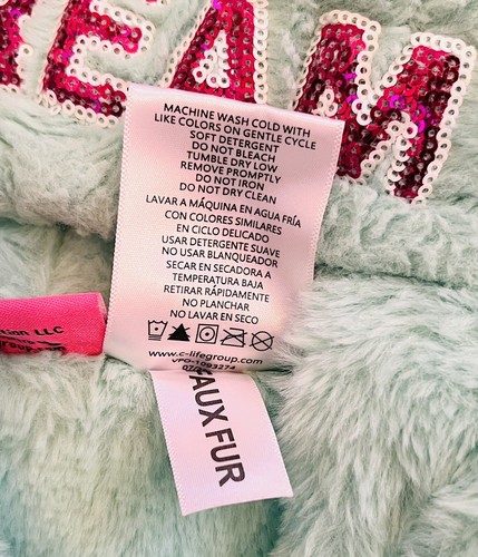 Sweatshirt Girl Betsey Johnson Sz Sm Fuzzy Fleece Hoodie DREAM Sequins Pre-Own - Picture 5 of 6