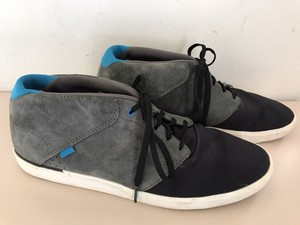 vans leather chukka
