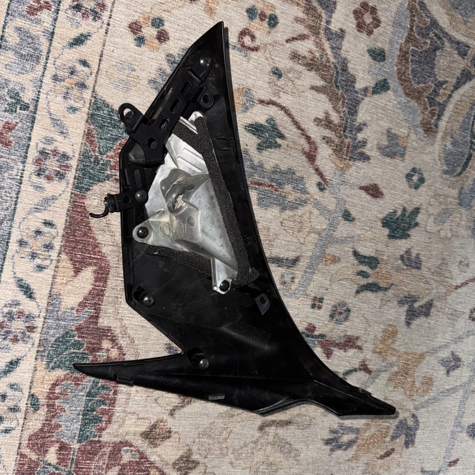 18-22 Kawasaki Ninja 400 Z400 Right Turn Signal and Fairing - Image 2 of 2
