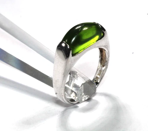 Vintage Sterling Silver Cabochon Peridot Modern Ring Band Size 6.5