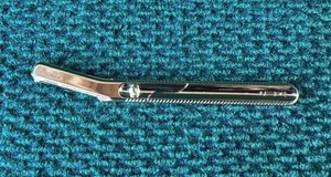 Leaf Shave Dermaplaner Gold Color