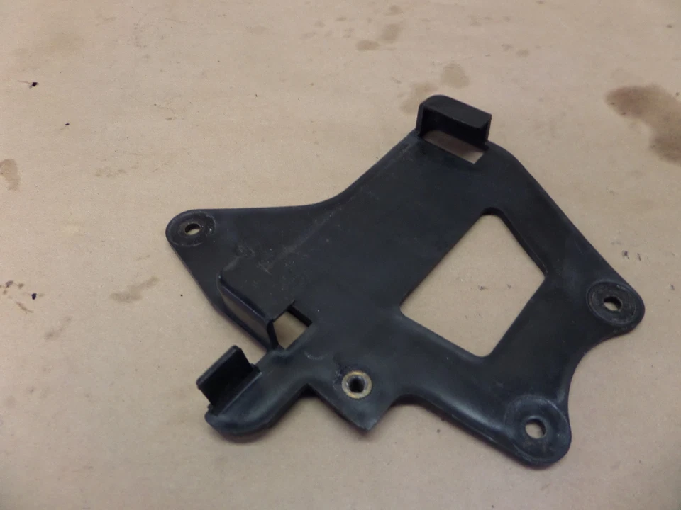 1987 KAWASAKI ZL1000 ELIMINATOR JUNCTION FUSE BOX BRACKET MOUNT - Image 2 of 4