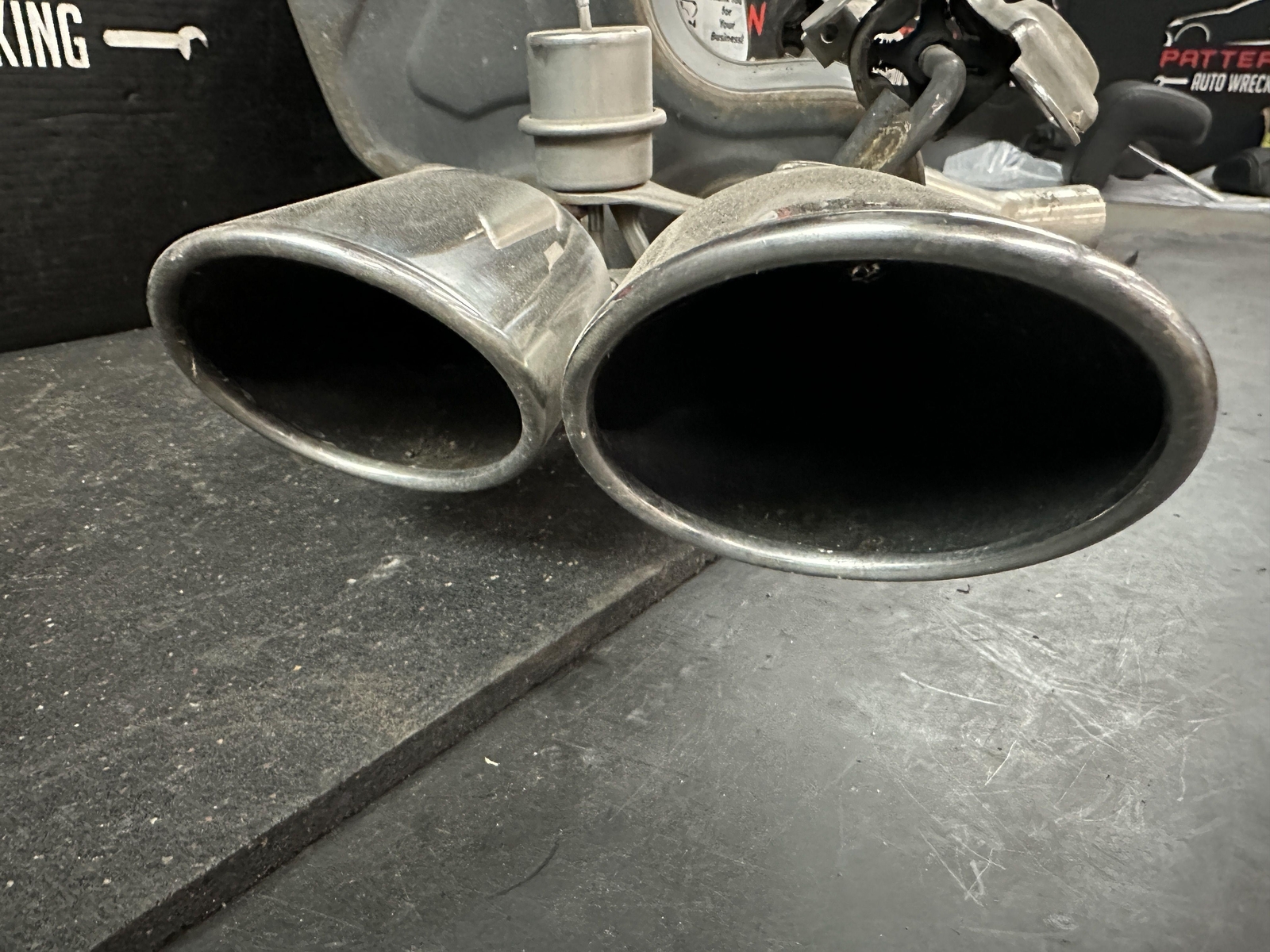 17-22 MASERATI QUATTROPORT 3.0 REAR DRIVER EXHAUST MUFFLER TAIL PIPE 670160277
