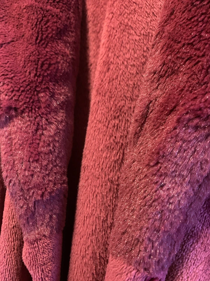 Dennis Basso 毛绒和人造毛皮连帽长袍 均码 适合覆盆子 — 第 3/4 张图片