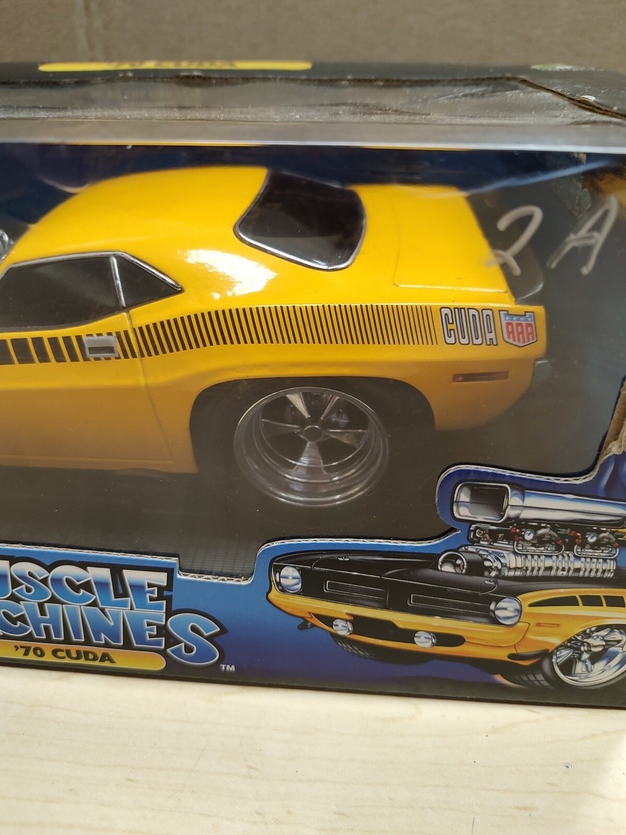 Muscle Machines 1/18 Scale '70 Cuda in Original Box, Yellow | eBay
