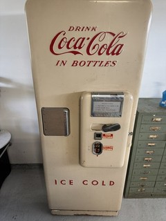 Coke Machine 1951 C51 Vintage