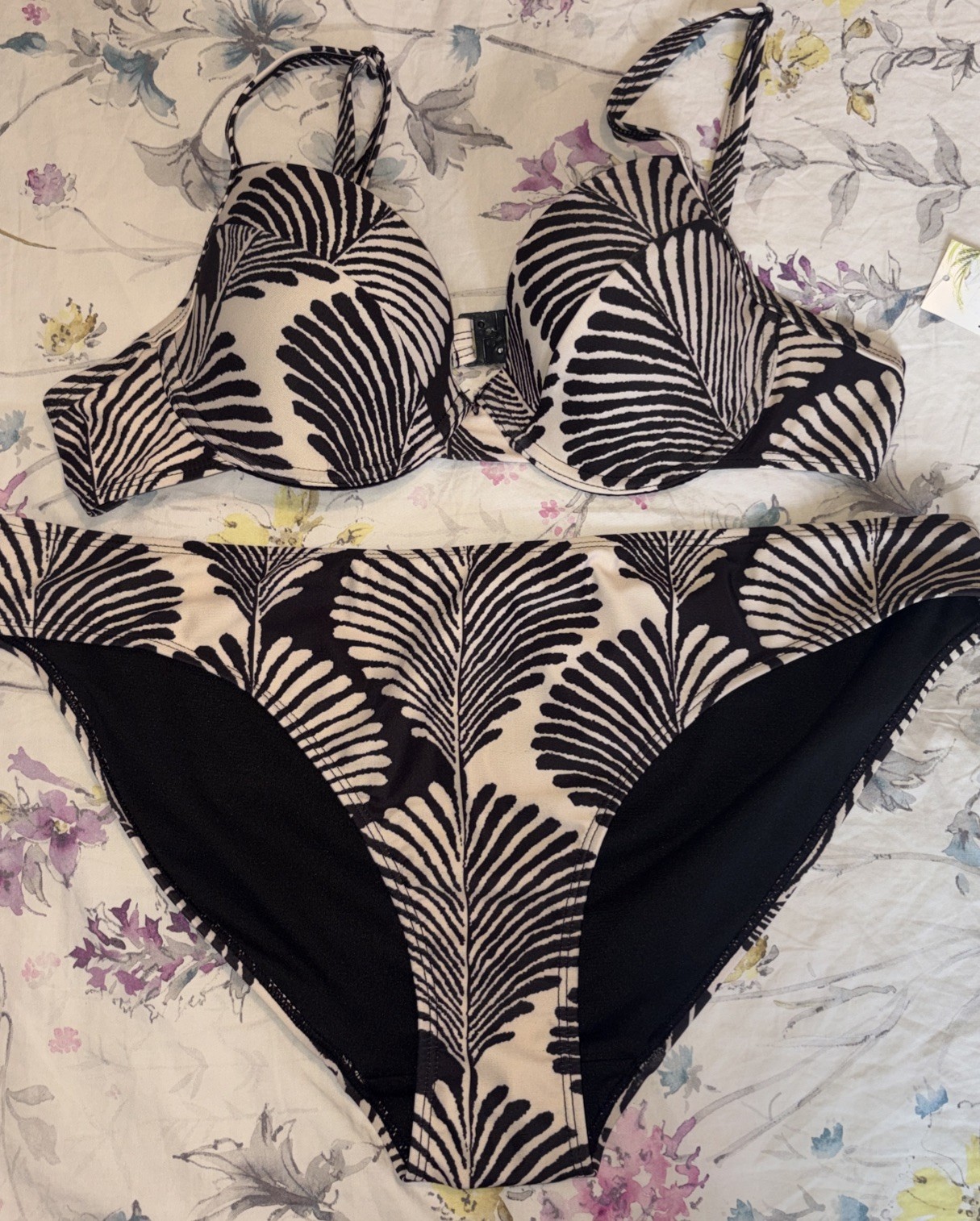 Matalan Matching Bikini Set. Black & Cream Leaf Print. Size 20 / 40B. New w/ Tag