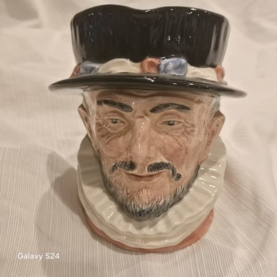 Vintage Beefeater Royal Doulton Toby character Jug Mug Large 6  1946 D6206