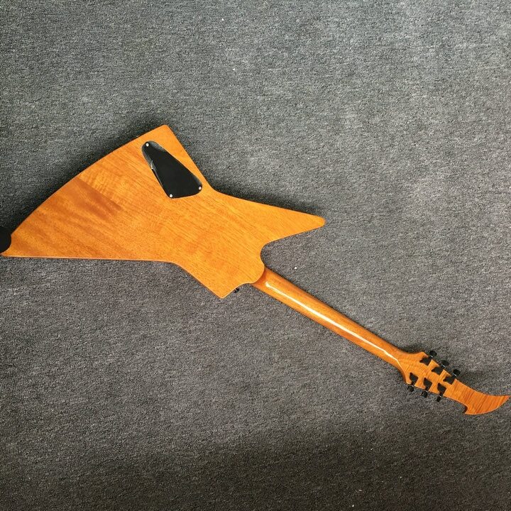 Foto 12 di 16