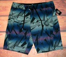 MENS VOLCOM ICONIC LOGO PRINT ALL OVER SWIM BOARD SHORTS SIZE 31