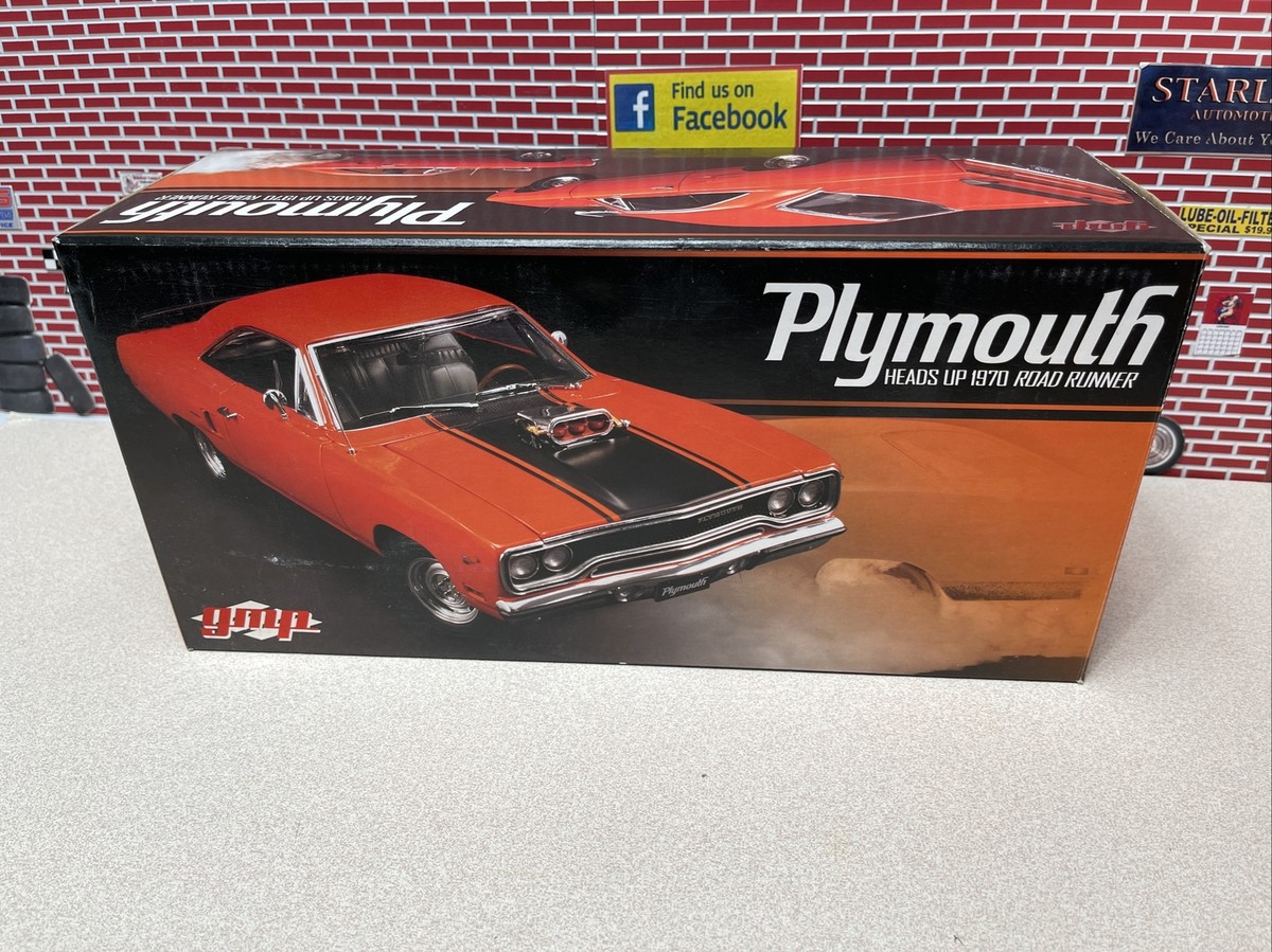 1/18 GMP 1970 Plymouth Road Runner Heads Up Blown Hemi